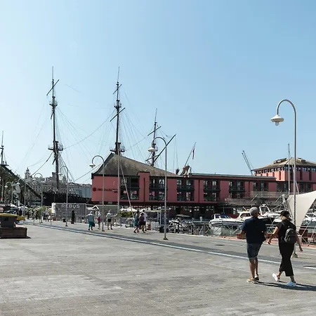 L'acquario Del Principe, Vicoli, Porto E Lanterna Apartamento *